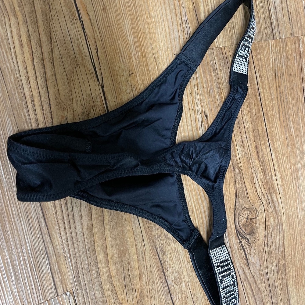 Victoria Secret Thong (small)
